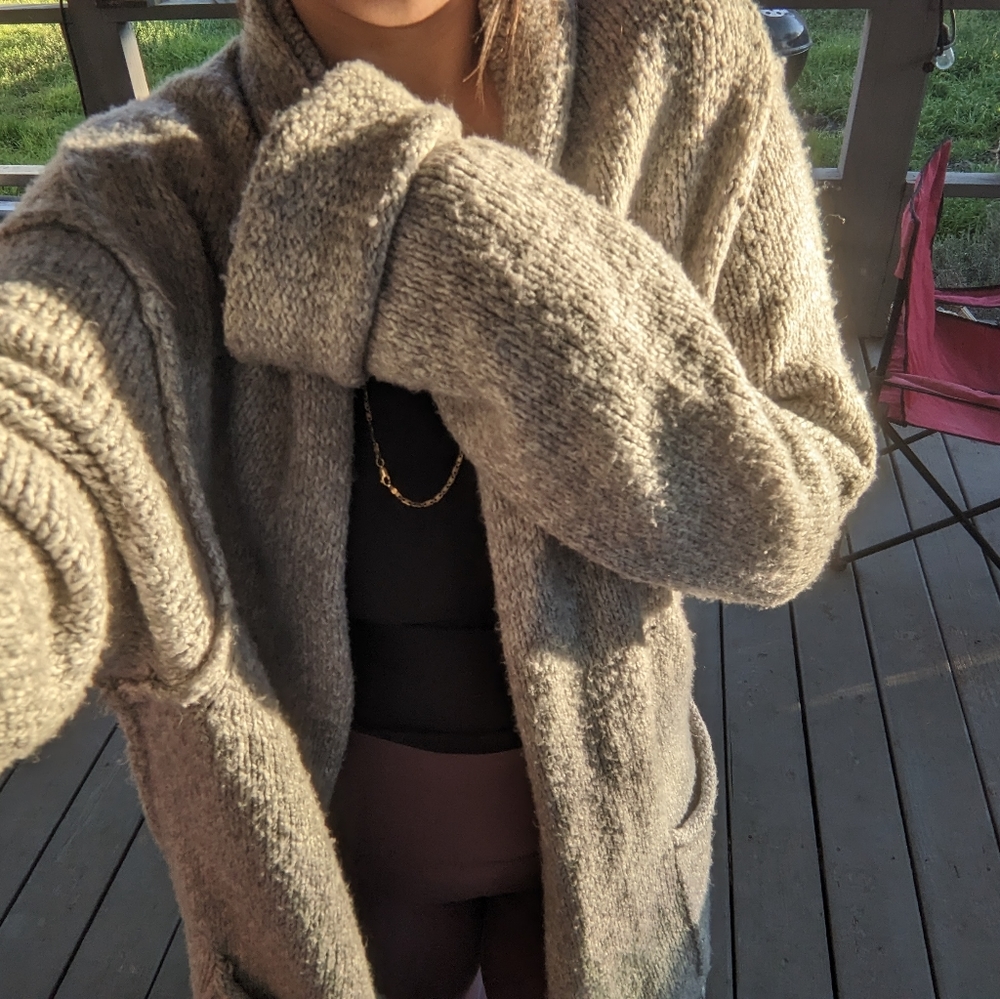 Big Cozy Anthropologie Slouchy Cardigan - Picture 6 of 7